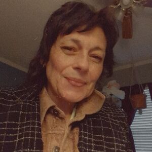 Clothes, Knickknacks, Decorative Items, Jewelry Bags....Meet your Posher, Tonya